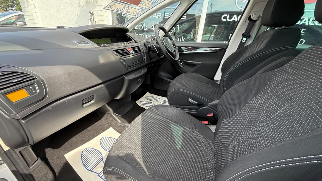 Car Image 16