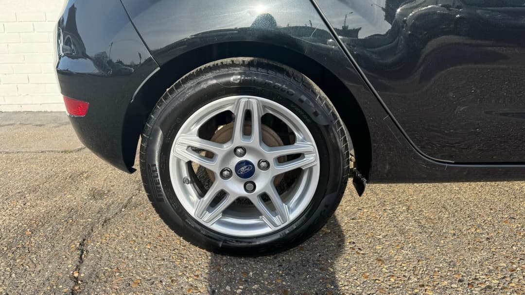 Car Image 21