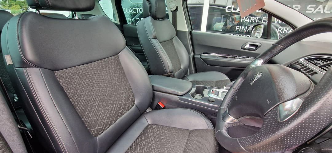 Car Image 10