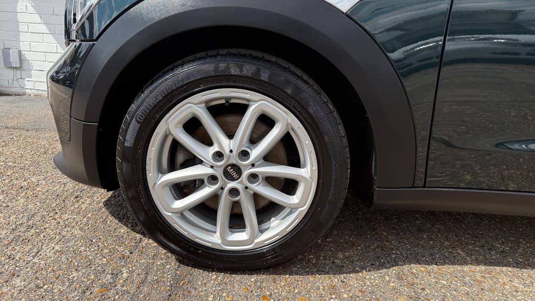 Car Image 17