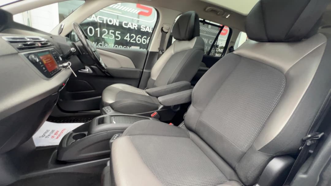 Car Image 16