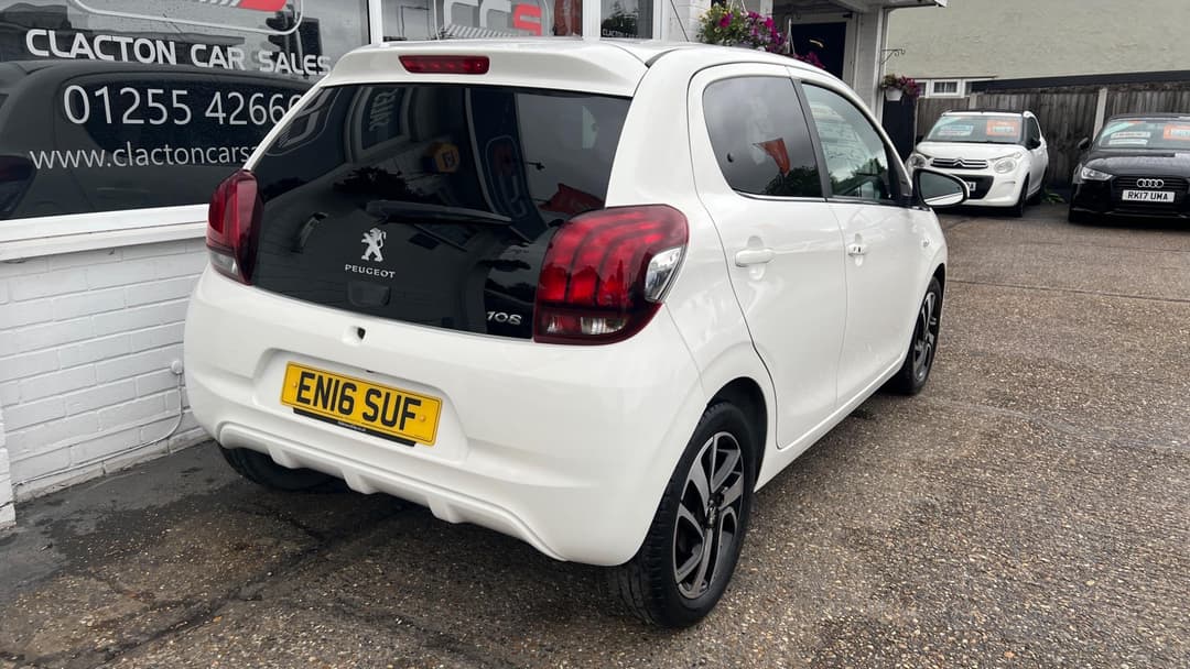 Car Image 7
