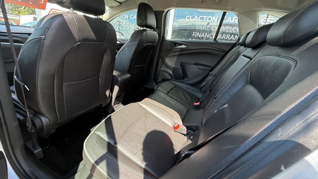 Car Image 18
