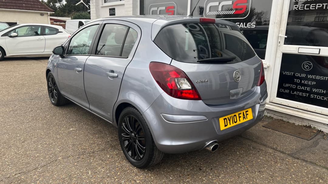 Car Image 5