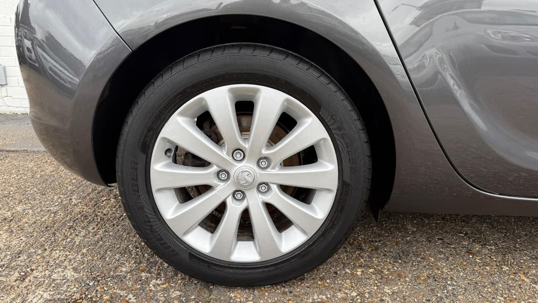 Car Image 21