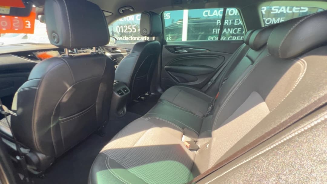 Car Image 18