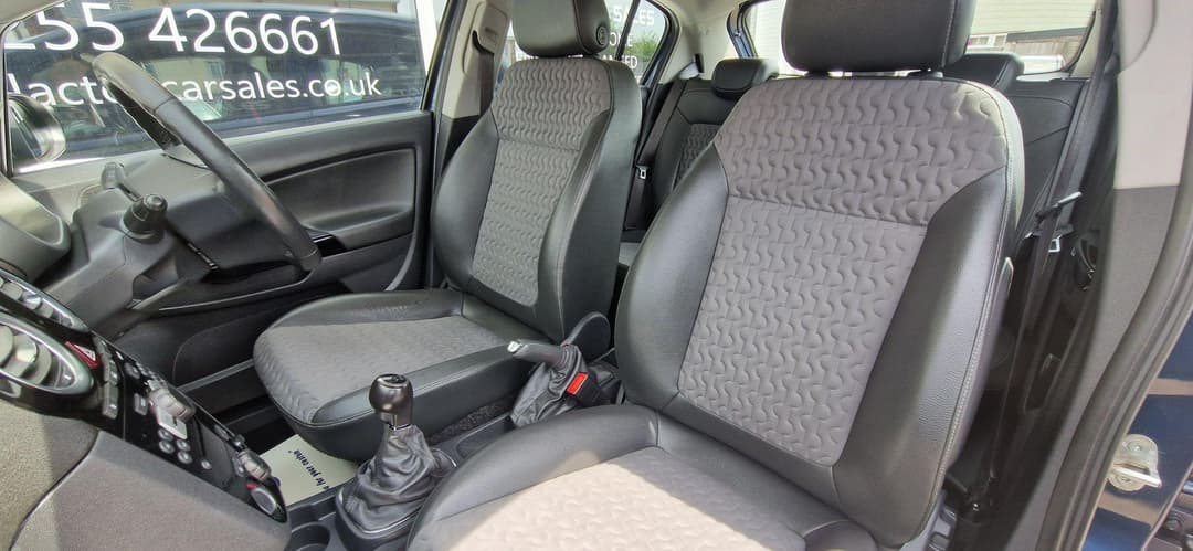 Car Image 17