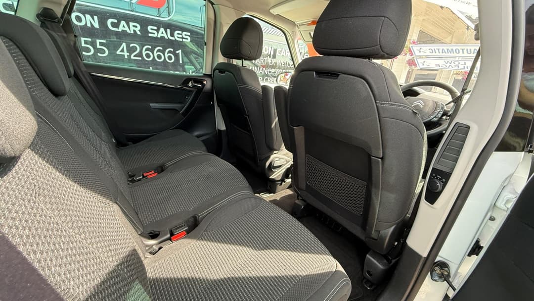 Car Image 11
