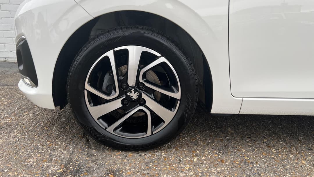 Car Image 20