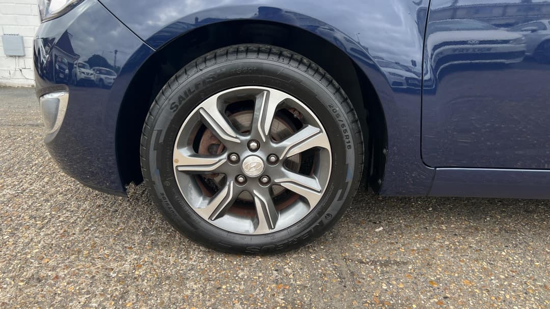 Car Image 20