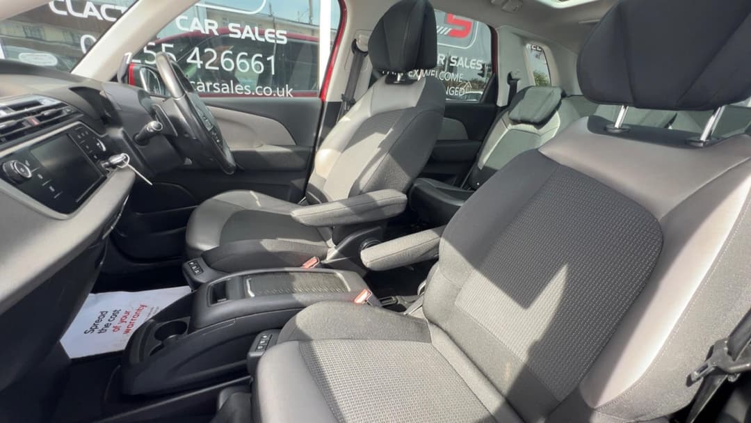 Car Image 16
