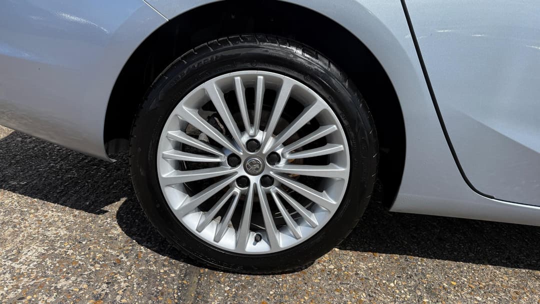 Car Image 21