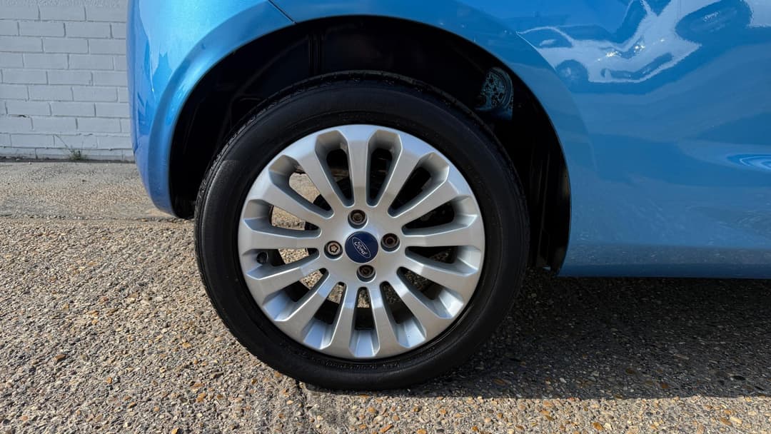 Car Image 19
