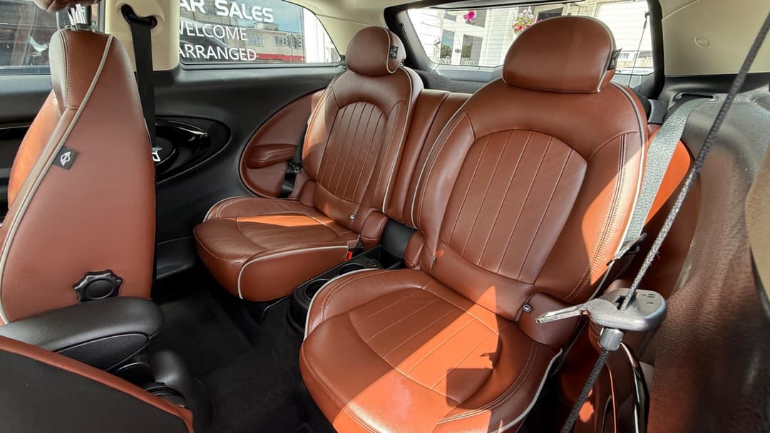Car Image 16