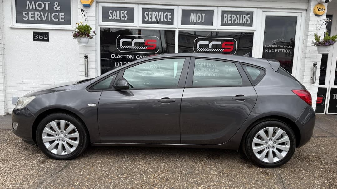Car Image 4