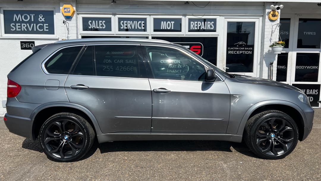 Car Image 8