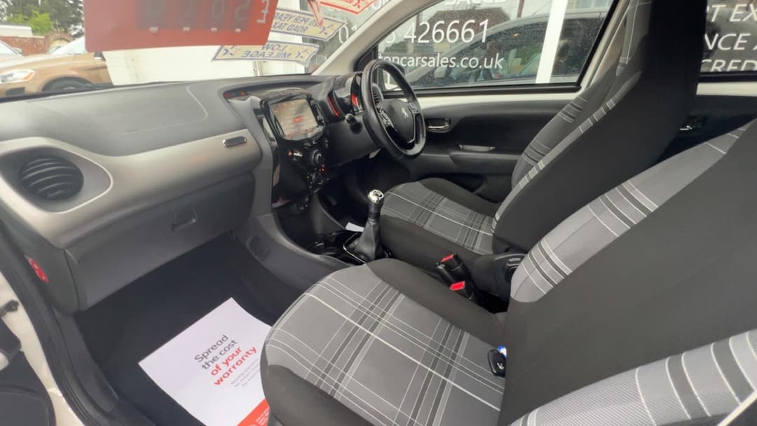 Car Image 16