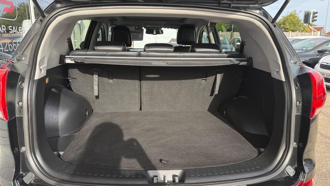 Car Image 14