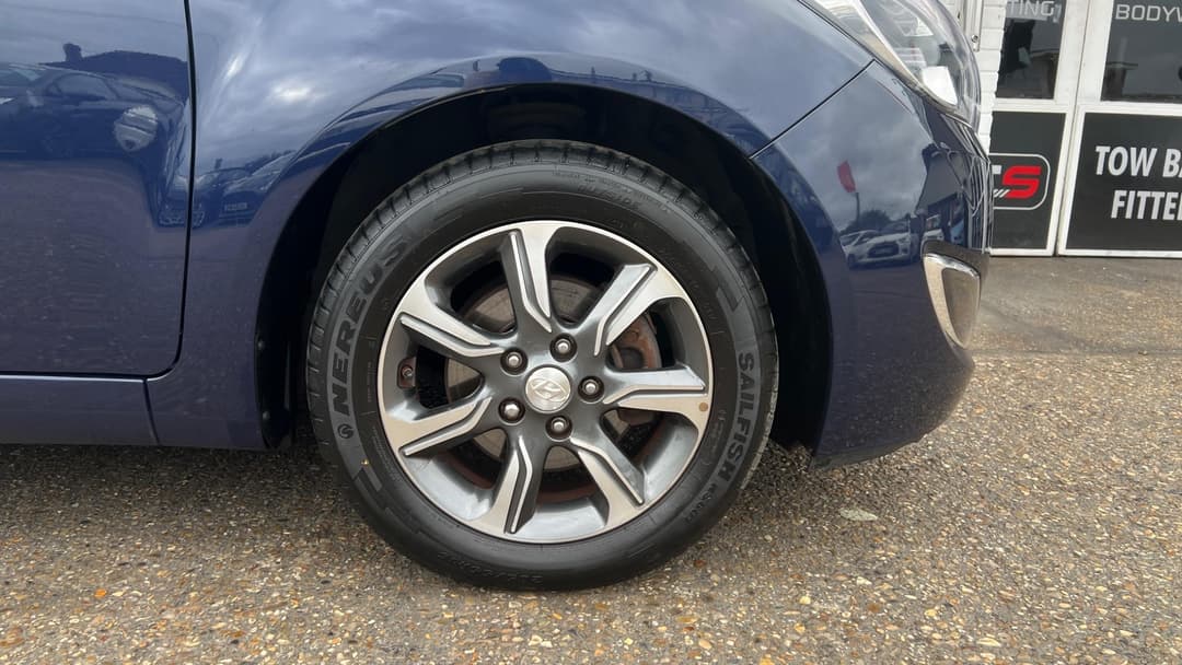 Car Image 22