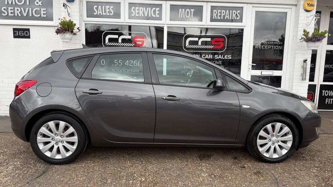 Car Image 8