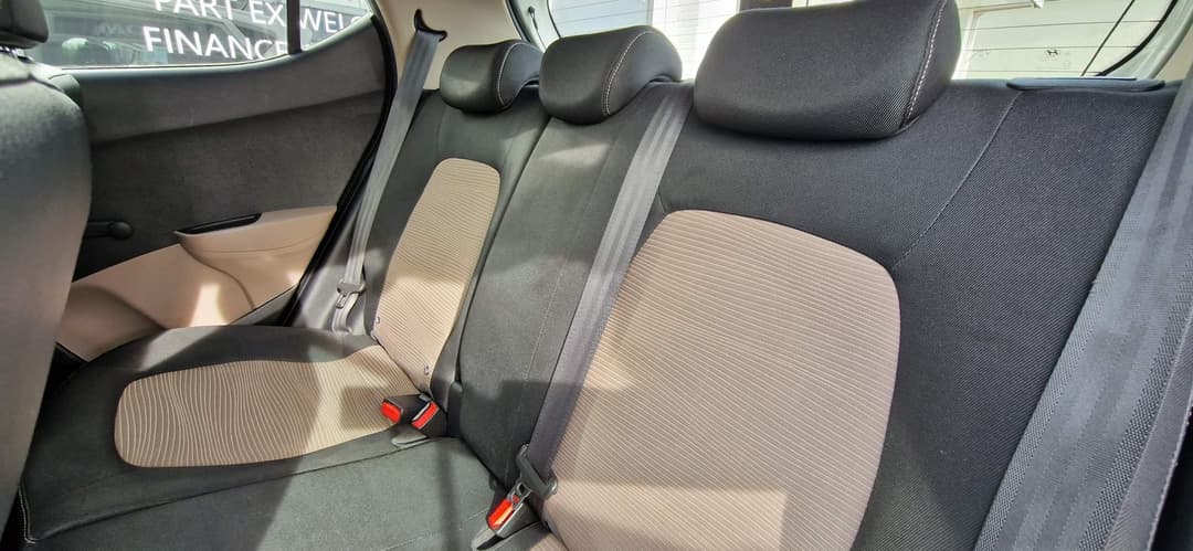 Car Image 19
