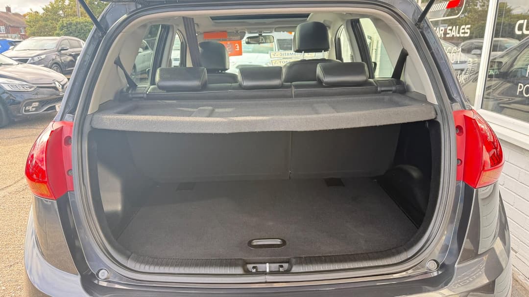 Car Image 14