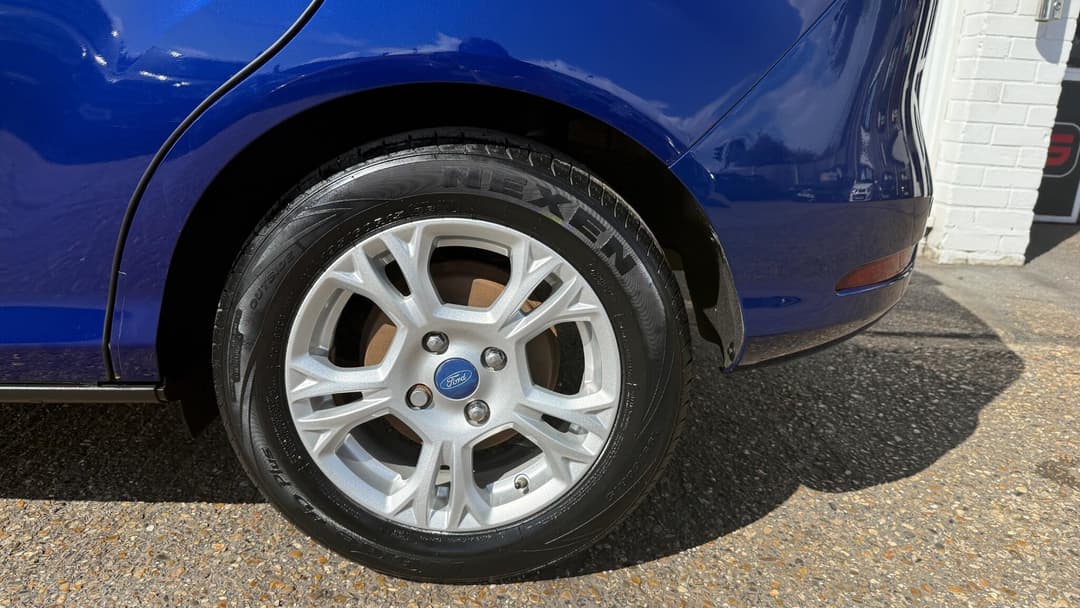 Car Image 19