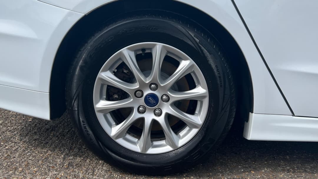 Car Image 21
