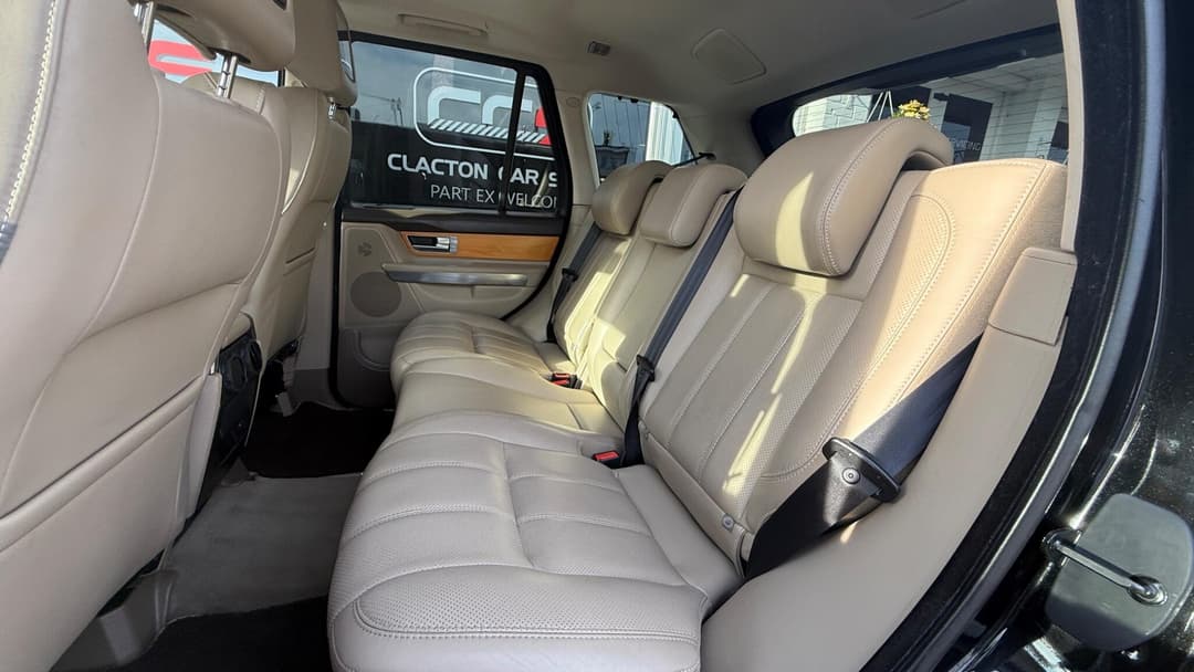 Car Image 17