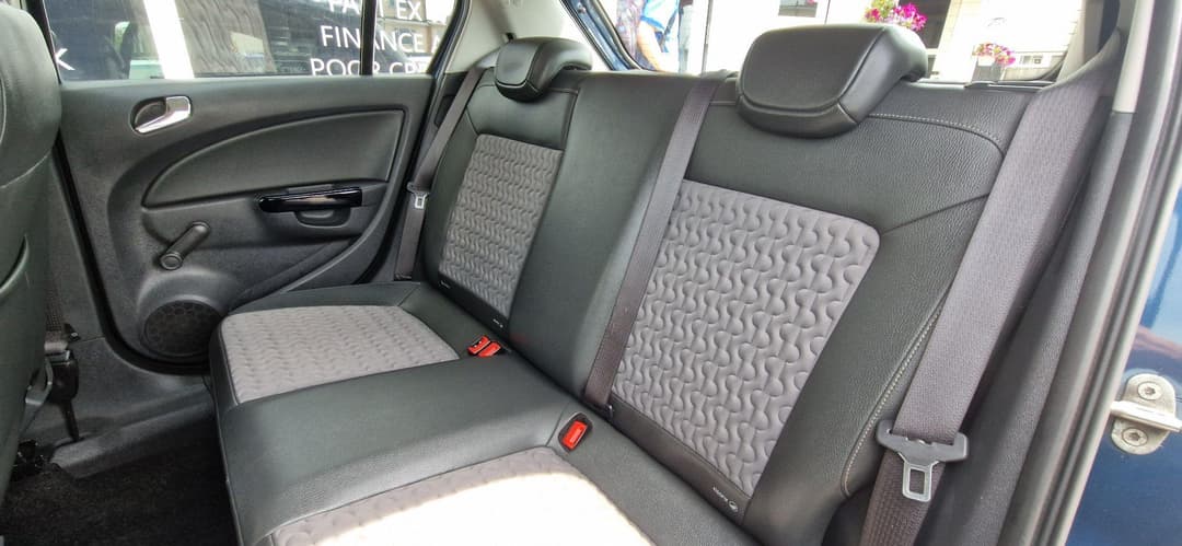 Car Image 19
