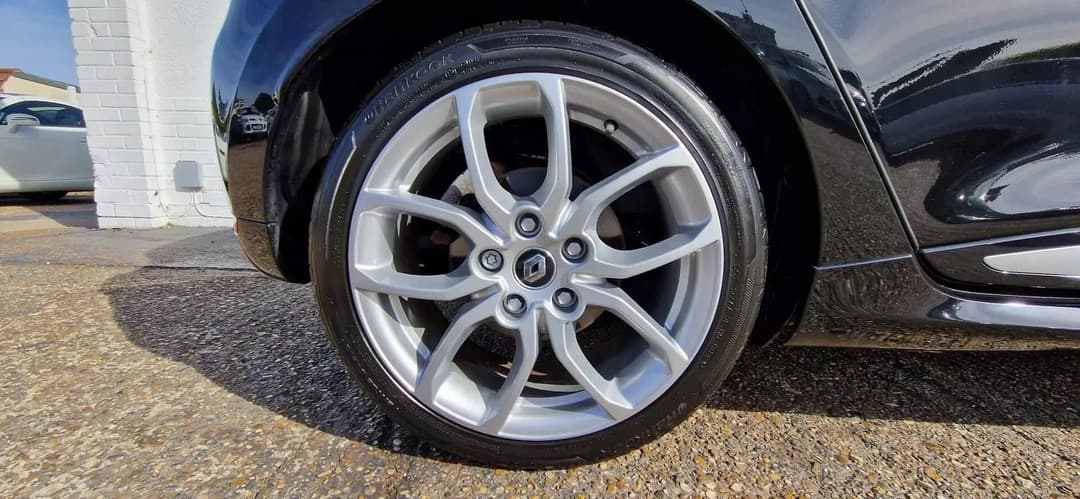 Car Image 18