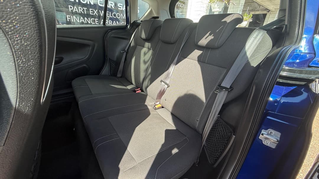 Car Image 17