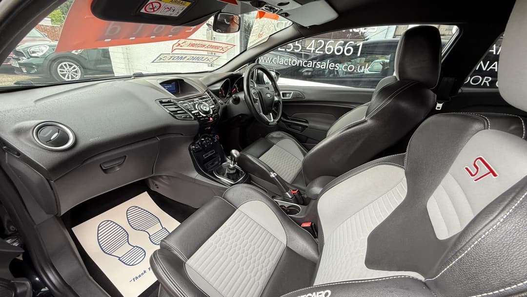 Car Image 14