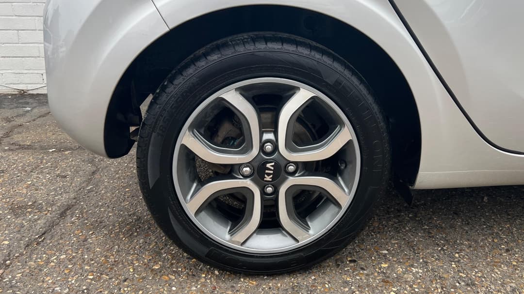 Car Image 21