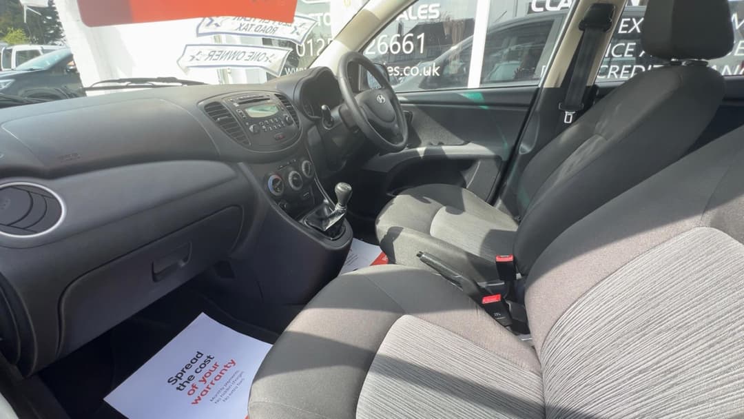 Car Image 16