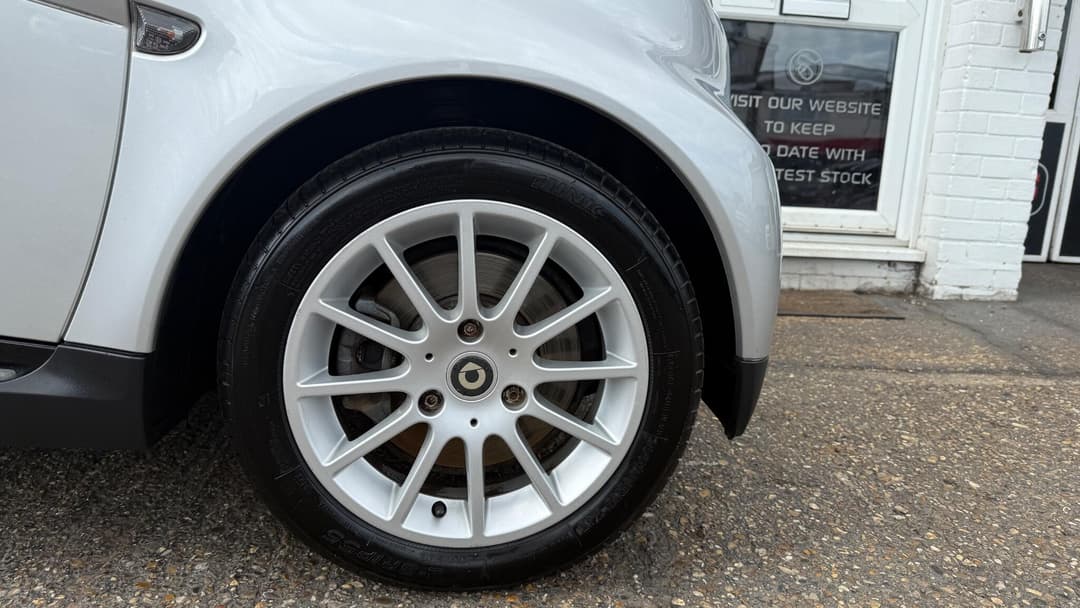 Car Image 16