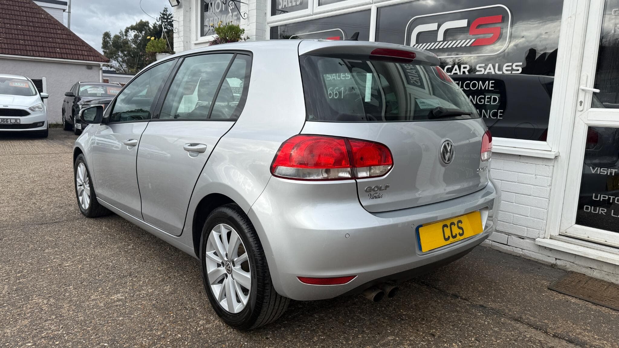 2010 Volkswagen Golf - Image 5
