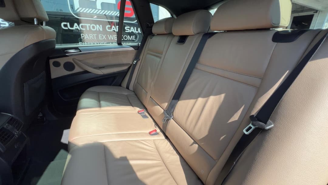 Car Image 18