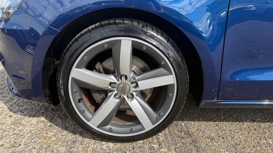 Car Image 19