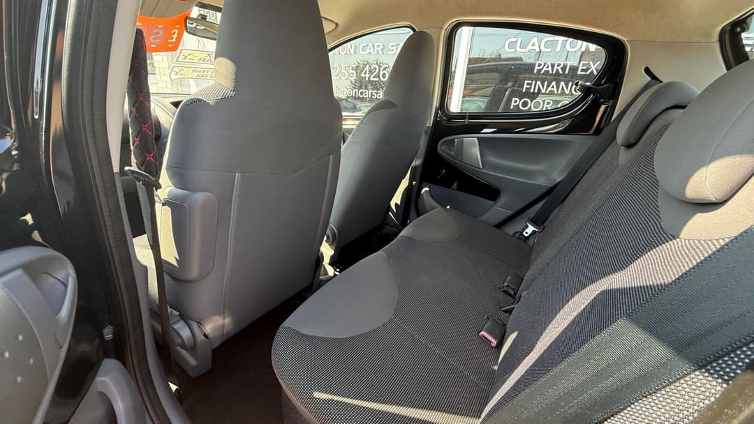 Car Image 18