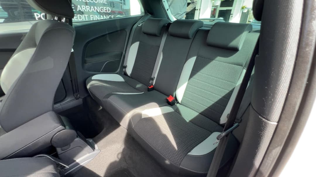 Car Image 16