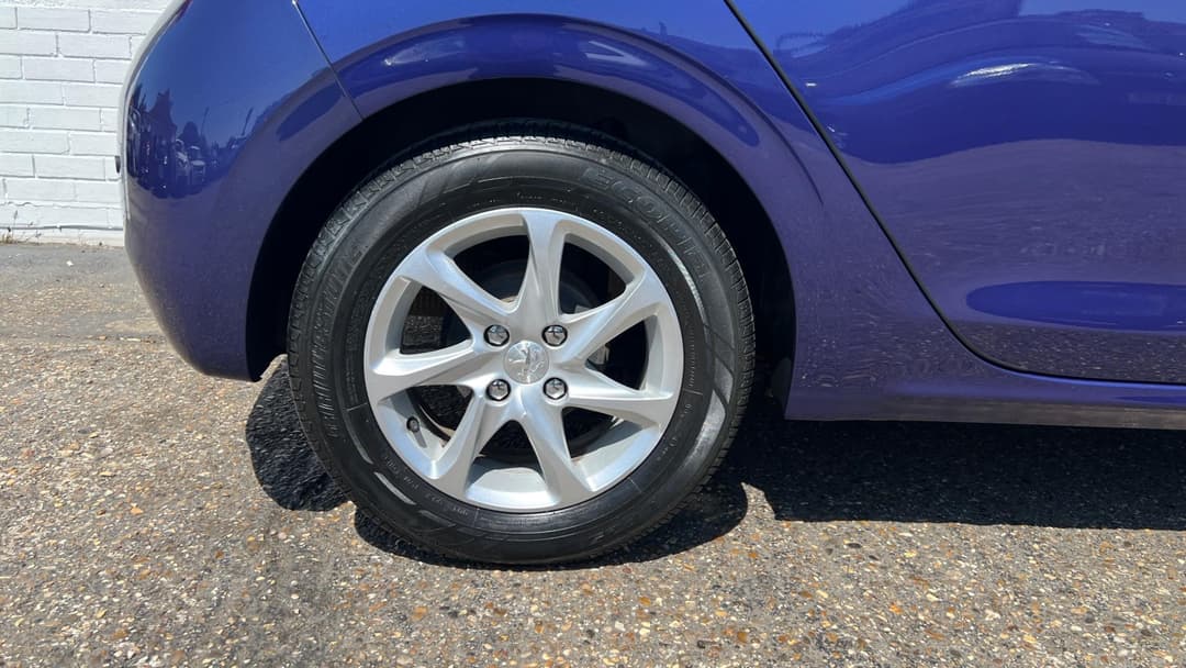 Car Image 21