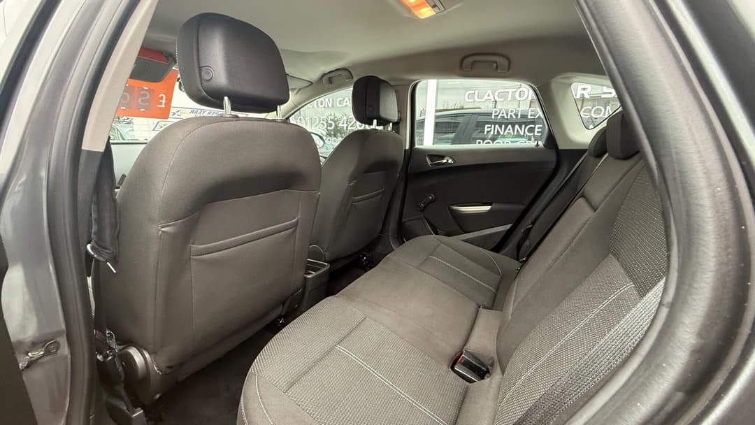 Car Image 18