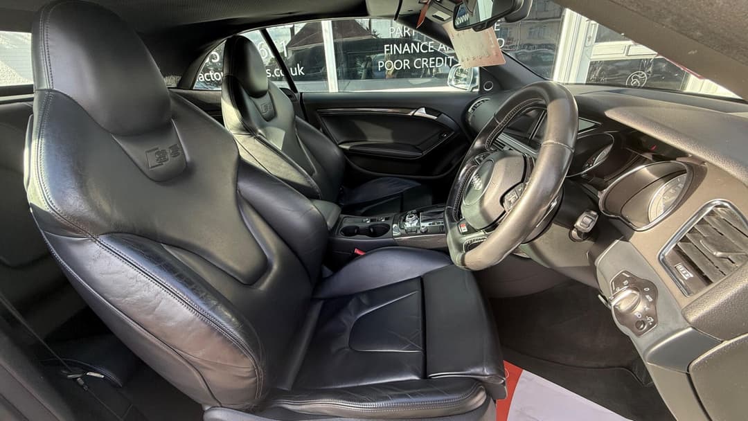 Car Image 10
