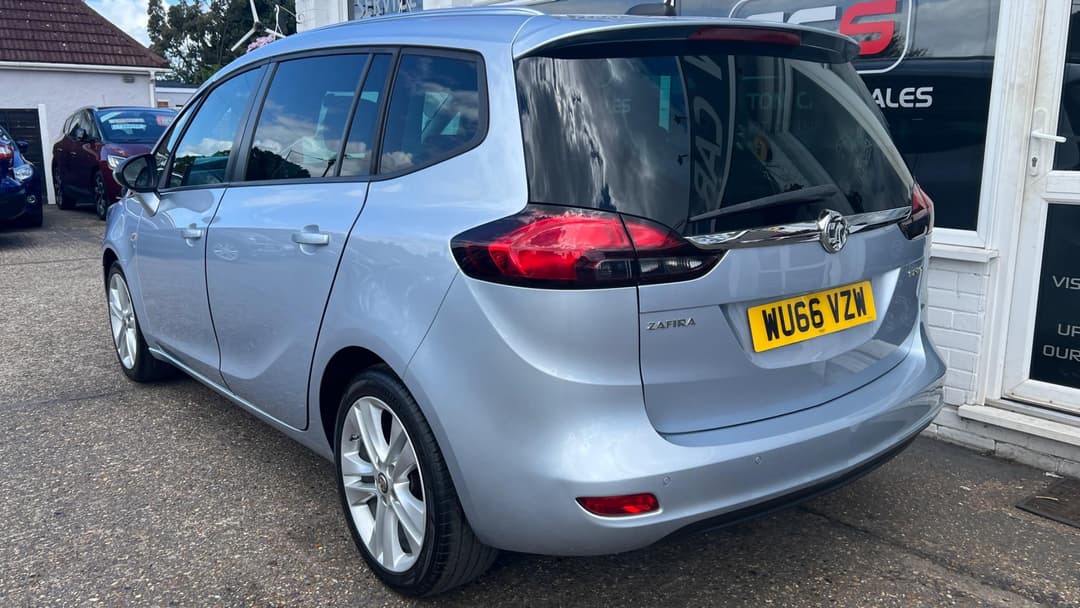 Car Image 5