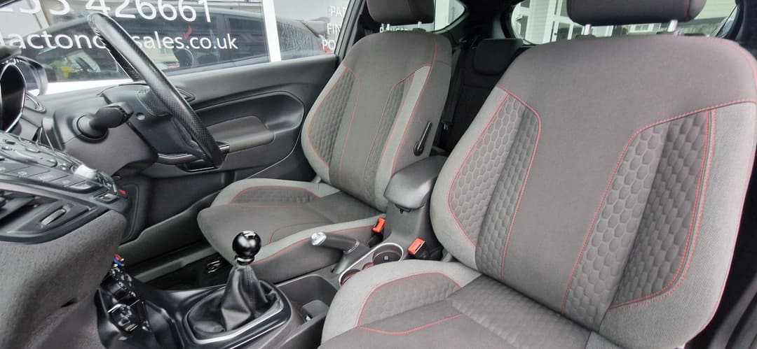 Car Image 16