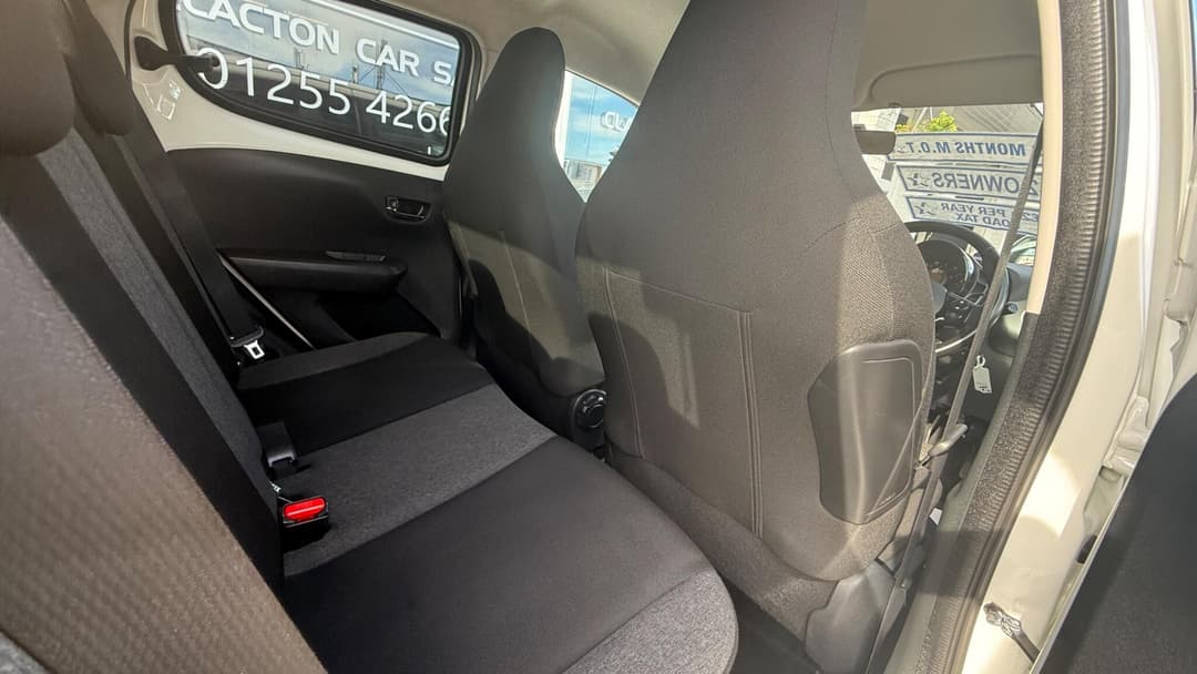 Car Image 11
