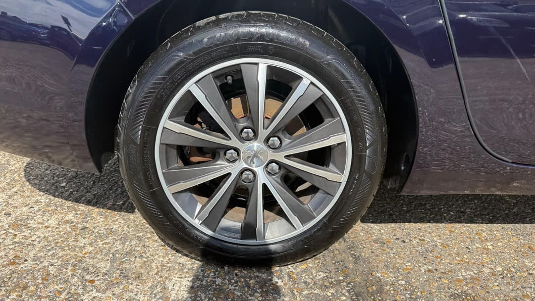 Car Image 22