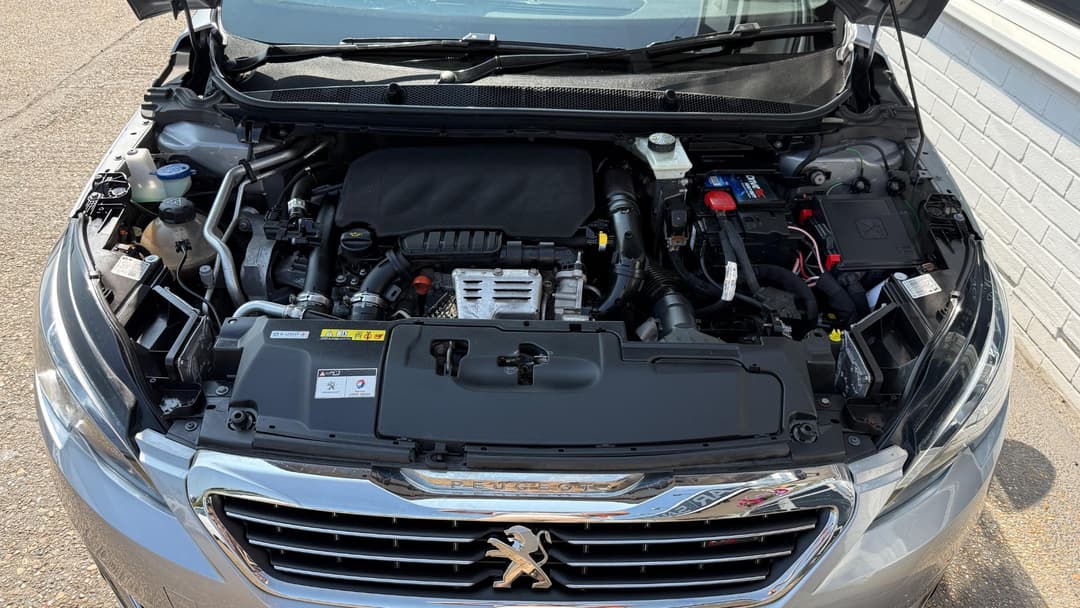 Car Image 13