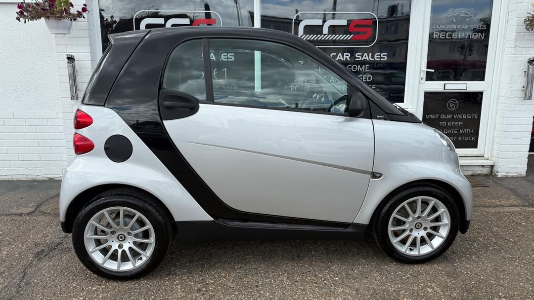 Car Image 8